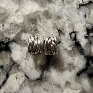 Pandora clip charm